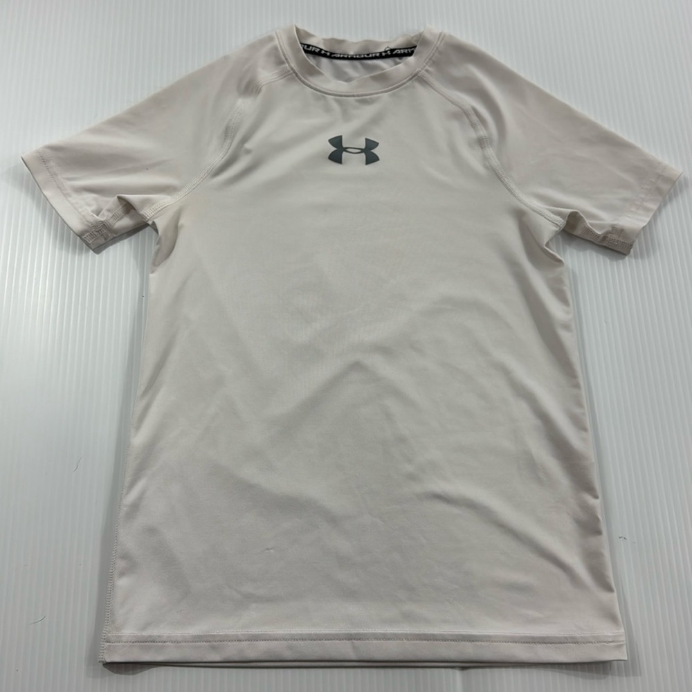 208. Under Armour Kids Gray Logo White Tee (YSM)
